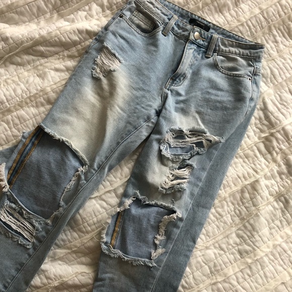 F21 Distressed Blue Jeans - Picture 5 of 12